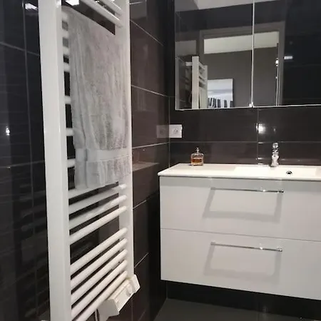 Cosy Vue Avec Acces Direct A La Sejour De 2 Nuits Minimum