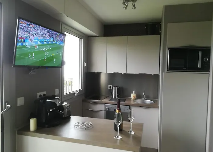 Cosy Vue Avec Acces Direct A La Sejour De 2 Nuits Minimum Appartamento