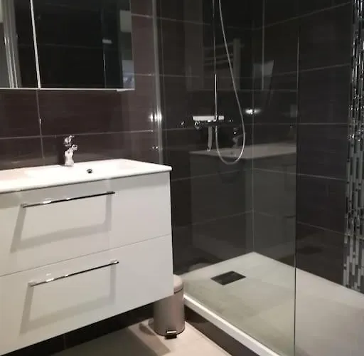 Cosy Vue Avec Acces Direct A La Sejour De 2 Nuits Minimum Appartamento